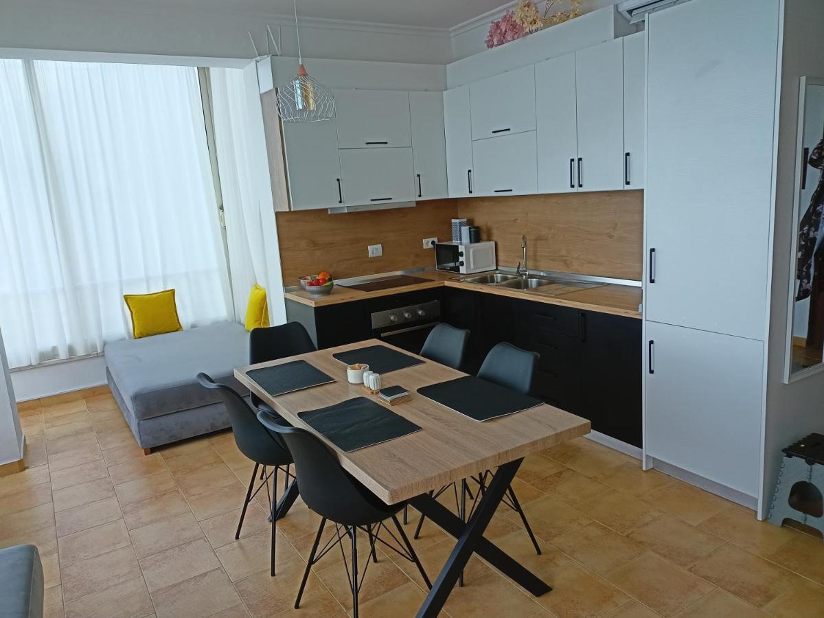 Apartmán Dagmar Durrës Exterior foto